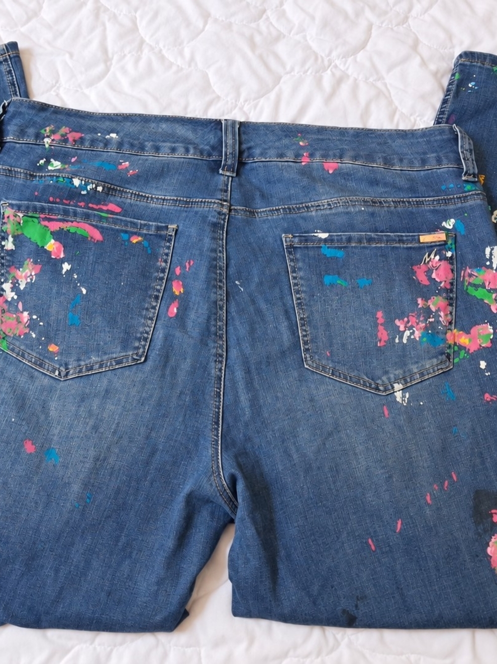 Melissa McCarthy Seven7 Blue Skinny Jeans with Multicolor Paint Splatter - Picture 4 of 4